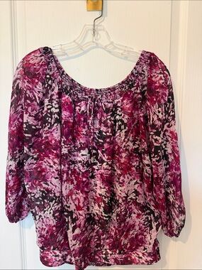 White House Black Market Top - Pink Floral Off-Shoulder blouse
